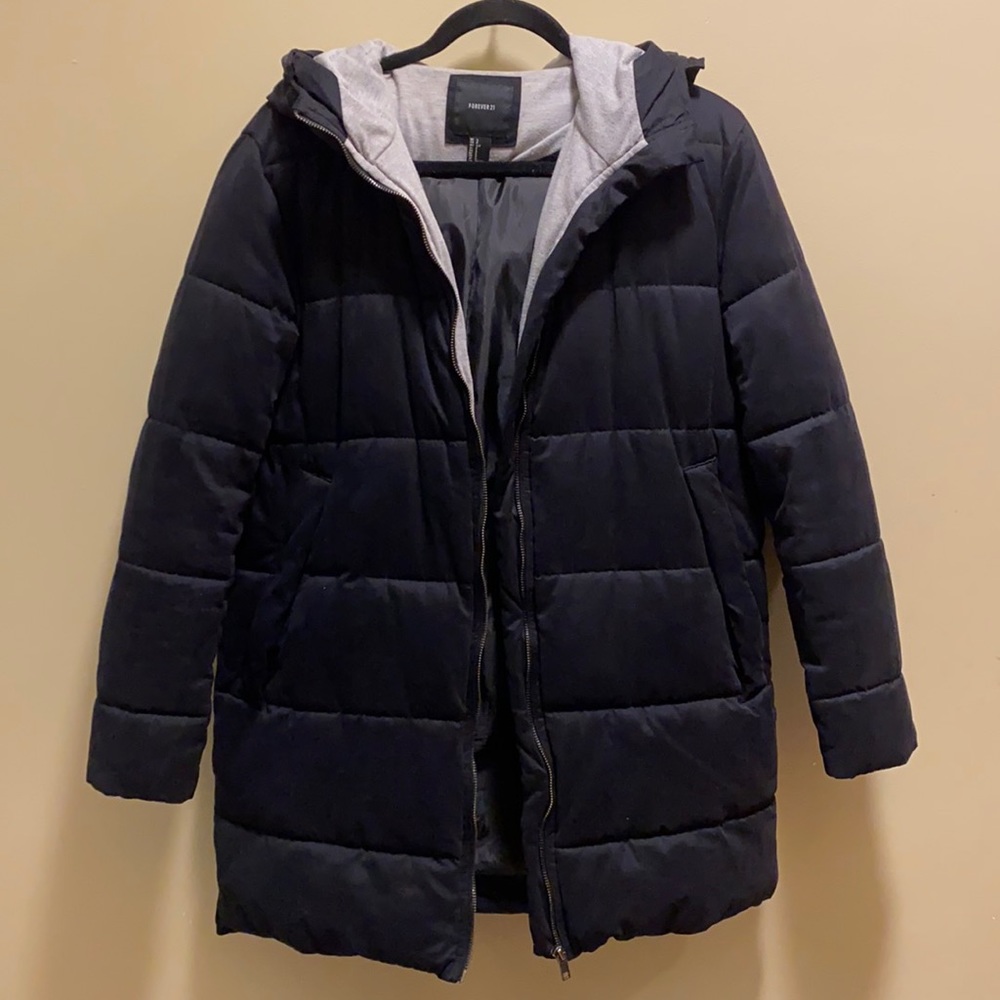 FOREVER 21 BLACK PUFFER COAT